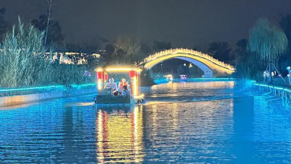 однодневный тур по подземному тоннелю Цао Цао, театру Хуасилоу и храму Хуацзуань в Бочжоу, провинция Аньхой, с англоязычным обслуживанием