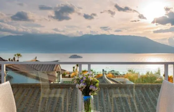 大理市大理蒼海雲上草原·過夜露營【大理古鎮2房營地【自助廚房+私人庭院】打卡拍照】