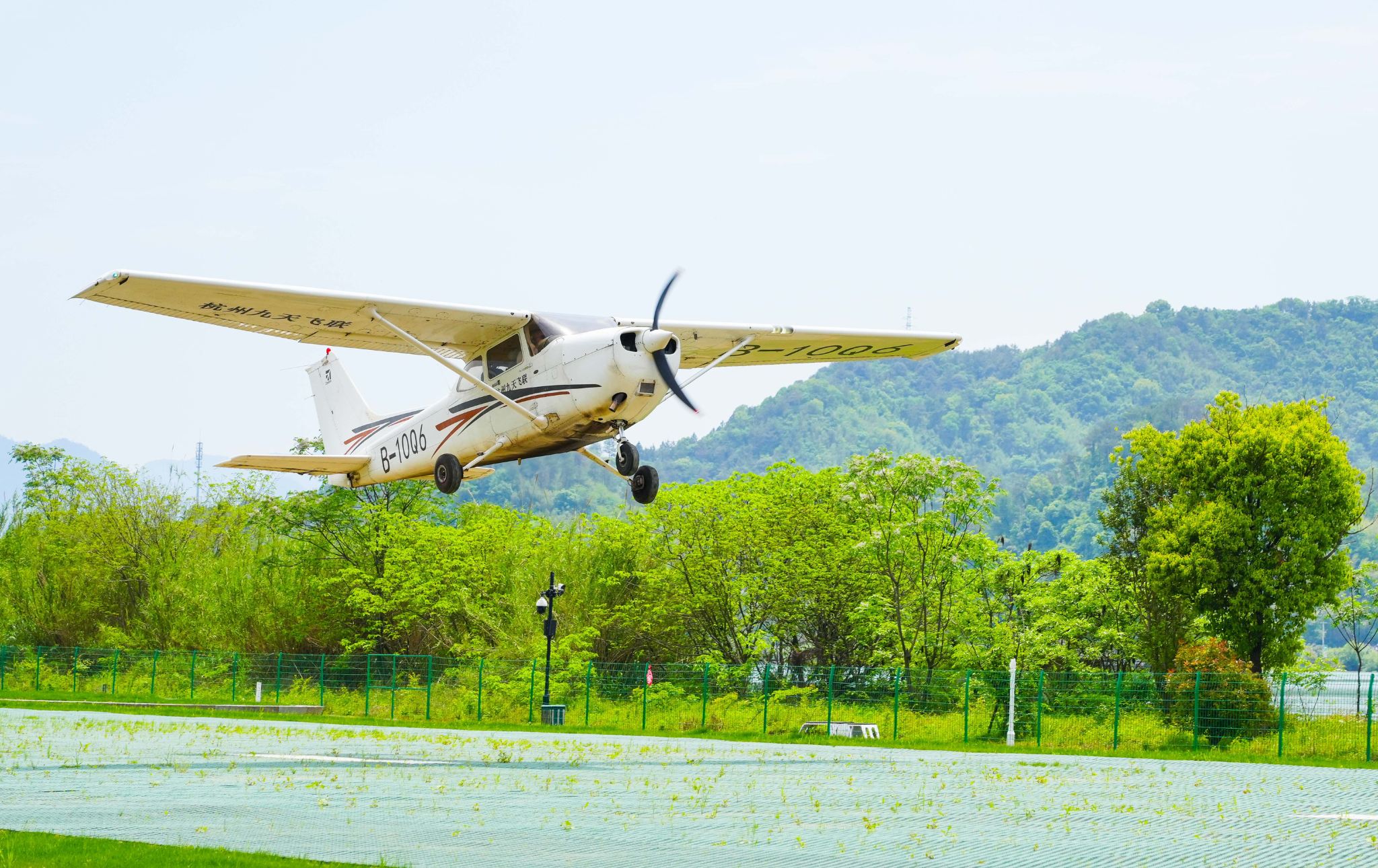 【建徳千島湖固定翼飛行機】浙江建徳千島湖航空タウンヘリコプター/機長と一緒に/複数の体験コースから選択可能