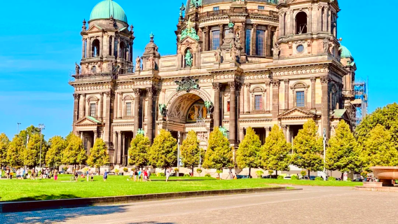10-Hour Private Charter · In-Depth History: Prussia's Glory and Cold War Memories in Berlin