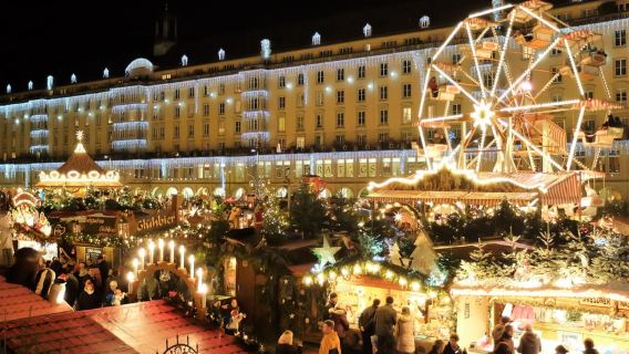 Dresden: Tur Jalan Kaki Kelompok Kecil dengan Sentuhan Natal. Bahasa Inggris