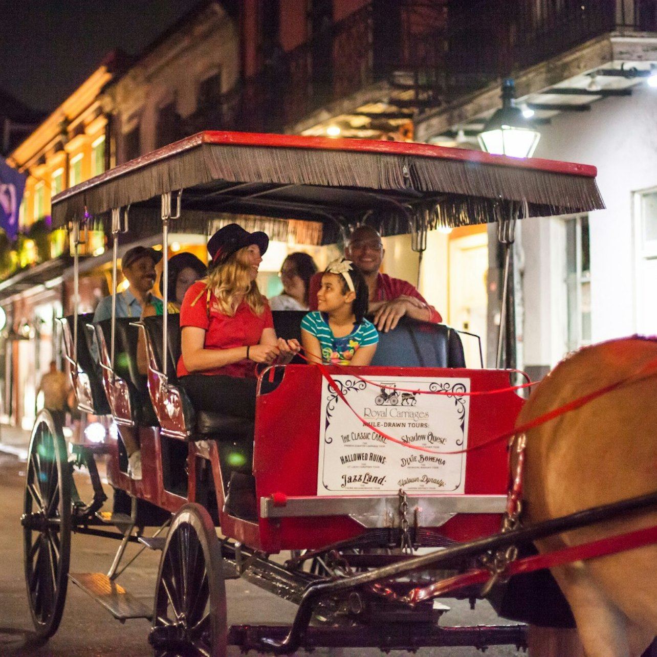 Tour dei fantasmi del quartiere francese in carrozza trainata da muli
