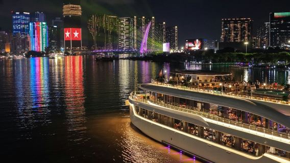 サイゴン川：ディナークルーズ + ドリンク