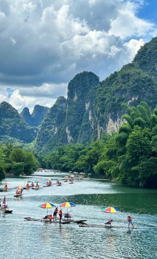 ทัวร์ 1 วันจากกุ้ยหลิน/หยางซั่ว | เมืองเก่าซิงผิงฉากหลังธนบัตร 20 หยวน + แพไม้ไผ่แม่น้ำยูหลง + เขาซางกง