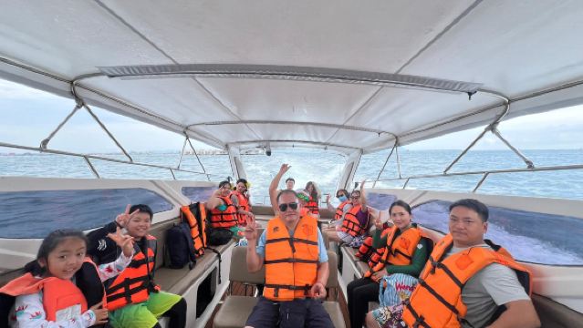Lawatan Sehari Menyewa Bot di Semporna - Snorkeling & Melompat Pulau Eksklusif di Pulau Mataking, Pulau Pom Pom & Pulau Mabul untuk Foto