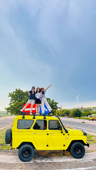 Mui Ne Desert Jeep Tour – Full Package [Pick-up, Drop-off, Lounge]