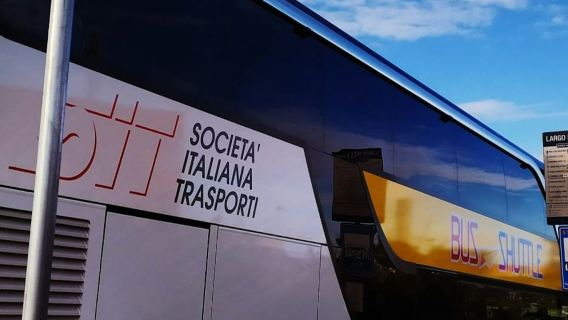Roma: Traslado a Civitavecchia + Combi de tour en bus turístico