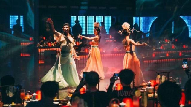 Kaifeng - Along the River During Qingming Festival Tea Gathering | Immersive Song Dynasty Tea Banquet [Song-style Tea Whisking + Elegant Music Performance + Intangible Cultural Heritage Interaction] A Millennium Elegance Rendezvous