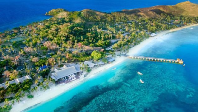 Mana Island cruise tour in Fiji [includes lunch + guide]