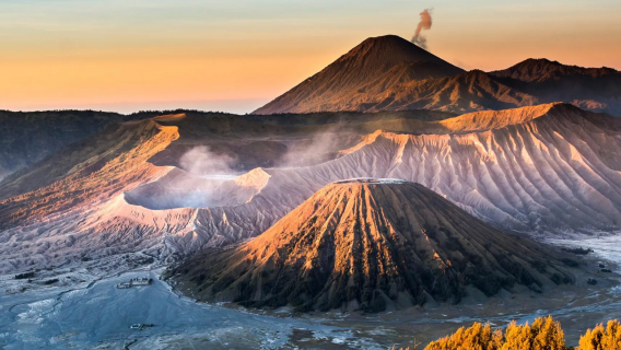 Gunung Bromo Matahari Terbit dengan Air Terjun Madakaripura atau Lawatan Bukit Savannah