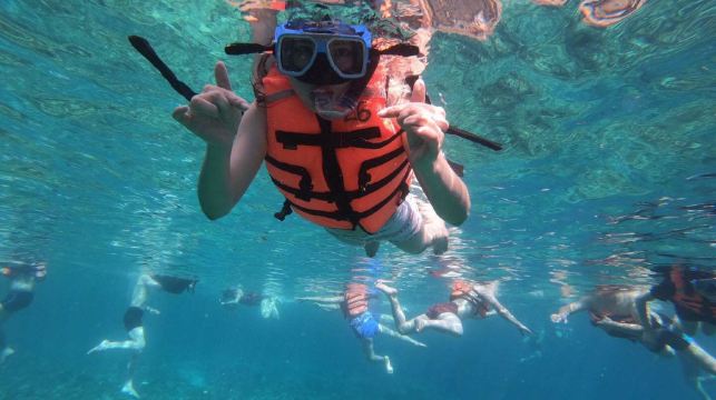 長灘島：水晶島+普卡海灘+珊瑚花園浮潛一日遊 | BBQ午餐