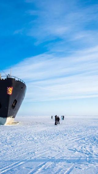 Icebreaker Sampo check-in + The SnowCastle of Kemi + Gemstone Gallery 1-day tour [Flexible itinerary]
