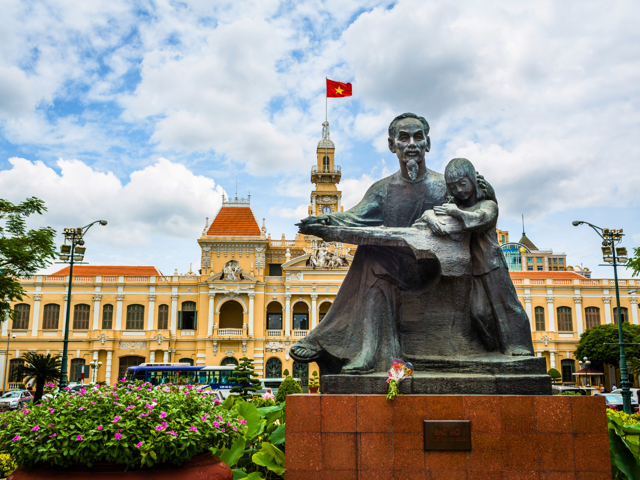 Saigon Historical City Tour with Opera House, War Remnants Museum included Entrance Fee