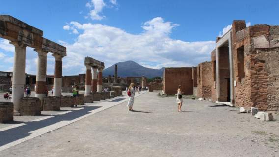PompeiTours