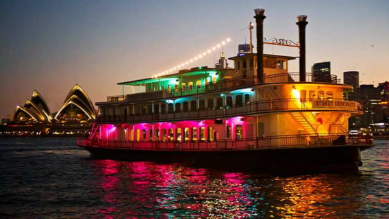 การล่องเรือทานอาหารค่ำที่ซิดนีย์พร้อมชมโชว์บนเรือ