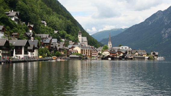 Vienna: Lawatan Sehari Hallstatt, Salzburg, Melk, Alps & Lakes