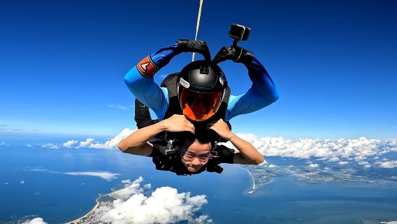 廣東陽江海陵島4000公尺高空跳傘【USPA認證教練帶跳+多種攝像方式可選】