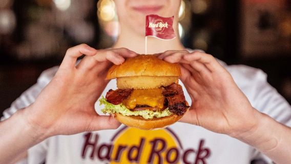 Trải nghiệm ẩm thực tại nhà hàng Hard Rock Berlin – Hard Rock Cafe Berlin Dining Experience