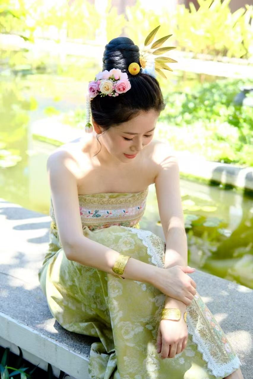 Vientiane Trip Moments in Laos[Driver-guide plus travel photography + wedding aerial photography microfilm + makeup & costumes + itinerary customization]