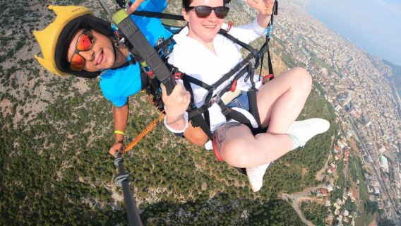 Alanya: Parapendio in tandem sopra un castello e il mare