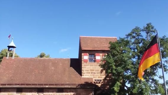 Tour della città di Norimberga con cena tradizionale e birra