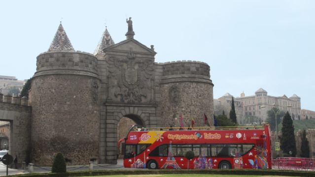 Toledo: tour in autobus hop-on hop-off della città e extra