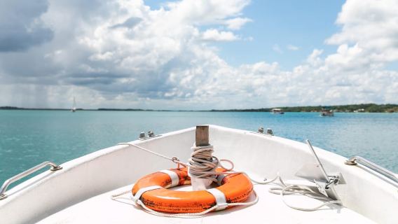 Bacalar: 3 Hour Boat Trip with Swimming & Drinks