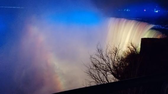 Excursión de lujo a las Cataratas del Niágara (EE. UU.) por el País de las Maravillas Invernal con almuerzo incluido