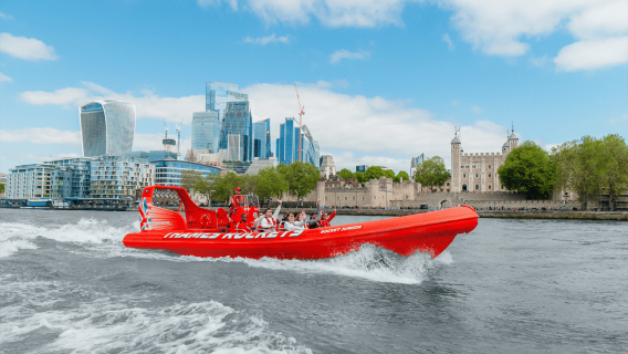 London: Chuyến đi thuyền tốc độ phá vỡ rào cản