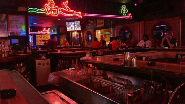 Movies and TV Filming Locations Walking Tour in Miami Beach