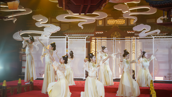 Guangzhou Xinghe Cantonese Banquet · Esperienza immersiva di un banchetto imperiale di corte (eredità della cucina cantonese artigianale + degustazione di prelibatezze di corte + musica classica elegante + opzione di provare l'Hanfu + festa audiovisiva)