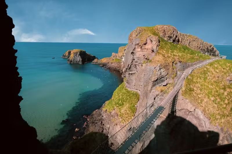 都柏林出發巨人之路+黑暗樹籬+安特里姆海岸打卡權遊地/不含票