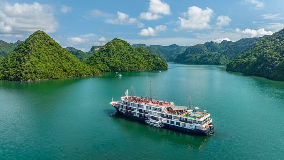Halong 2D1N  Tour – Lan Ha Bay by Aqua of the Sea Cruise [Meals, Kayaking, Squid Fishing]