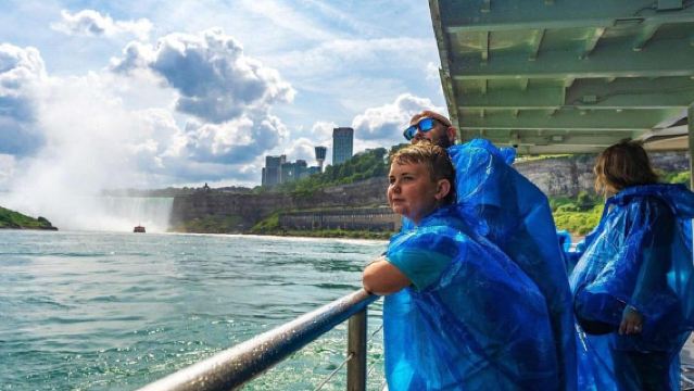 Niagara Falls Tour with Maid of the Mist & Cave of the Winds