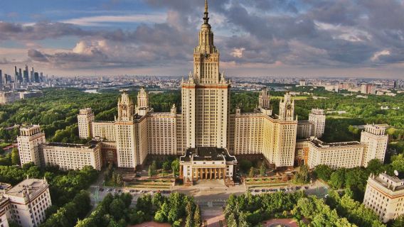 Zentralmuseum des Großen Vaterländischen Krieges + Triumphbogen + Staatsuniversität + Sperlingsberge + Arbat Tagesausflug