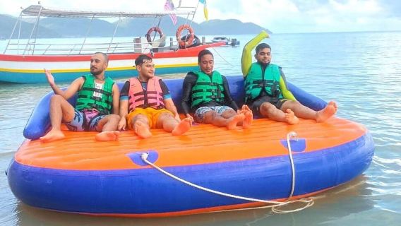 THUYỀN SOFA bởi Ferringhi Sea Sports tại Bãi biển Batu Ferringhi, Penang