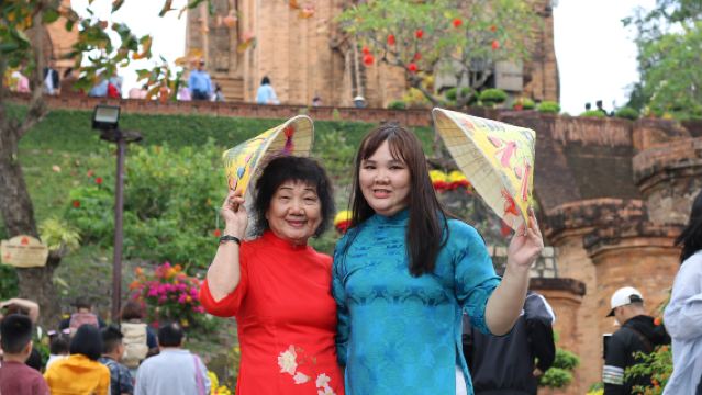 VietnamNha TrangPo Nagar TempleTravel photography[Family Ao dai  Photoshoot]