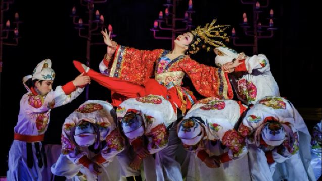 Tour giornaliero al Museo dei guerrieri e dei cavalli di terracotta di Qin + Spettacolo della Canzone dell'Eterno Rimpianto