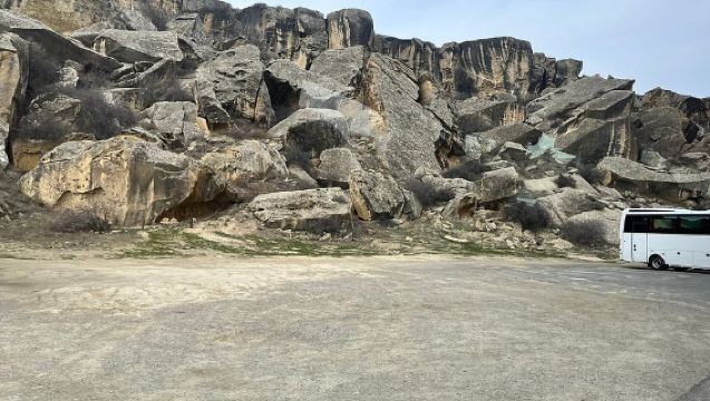 亞塞拜然泥火山+戈布斯坦岩畫+亞納爾達格火焰山