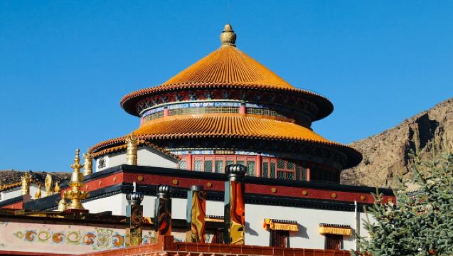 Lawatan sehari Yinchuan-Alxa Left Banner Kuil Guangzong (Kuil Selatan) Gunung Helan dengan sewaan peribadi/kongsi kenderaan