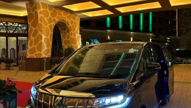 Custom private charter in Guangdong-Hong Kong-Macau: Round-trip private charter service between Macau, Hong Kong and Zhuhai with customs clearance. 7-seater business vehicle pick-up service to any destination.