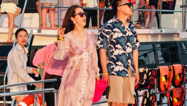 Langkawi Sunset Dinner Cruise with Saltwater Jacuzzi & Free-Flow Drinks