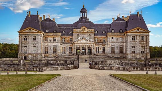 Lawatan sehari sewaan peribadi Paris | Meneroka Istana Vaux-le-Vicomte + Istana Fontainebleau [Tiket Tidak Termasuk]