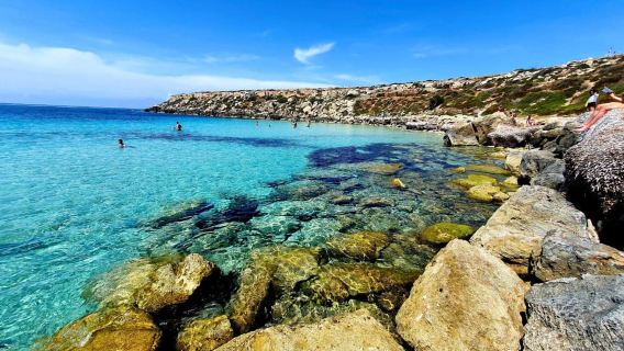 From Trapani: Aegadian Islands Boat Tour to Favignana and Levanzo with Lunch
