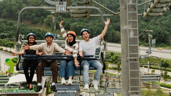 Skyline Luge Kuala Lumpur: 5 Rodelbahnen + Hyfly Zipline-Kombi