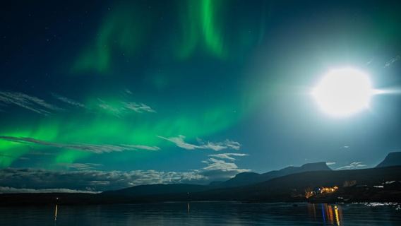 キルナ：プロによるデジタル写真付きオーロラツアー