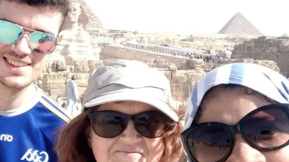 ギザのピラミッド、スフィンクス、サッカラ、メンフィス：カイロ発ガイド付きツアー（ランチ付き）