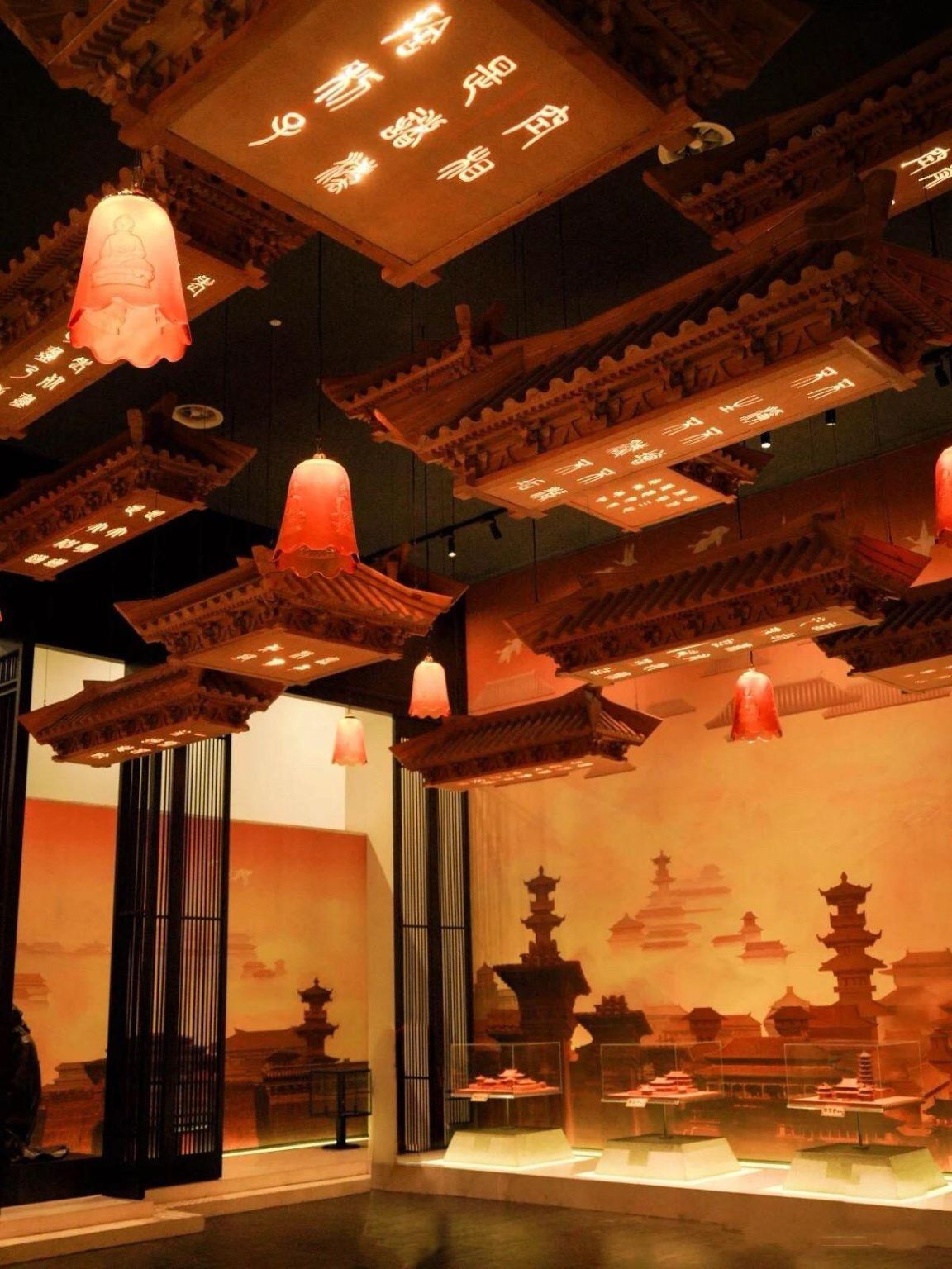 Nanjing Confucius Temple + Great Bao'en Temple + Xuanwu Lake + Jiming Temple private charter day tour with Chinese and English service available