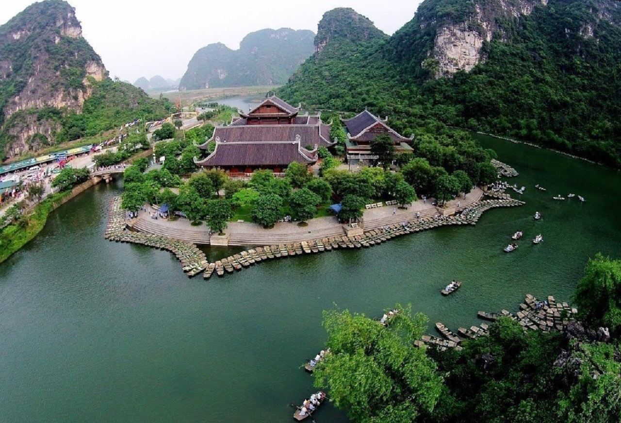 Ninh Binh - Bai Dinh Pagoda - Trang An Boat Trip Full Day From Hanoi