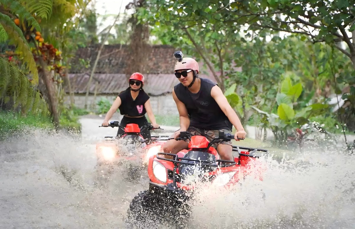 Perjalanan satu hari ATV Kuber + Paralayang TIMBIZ di Bali